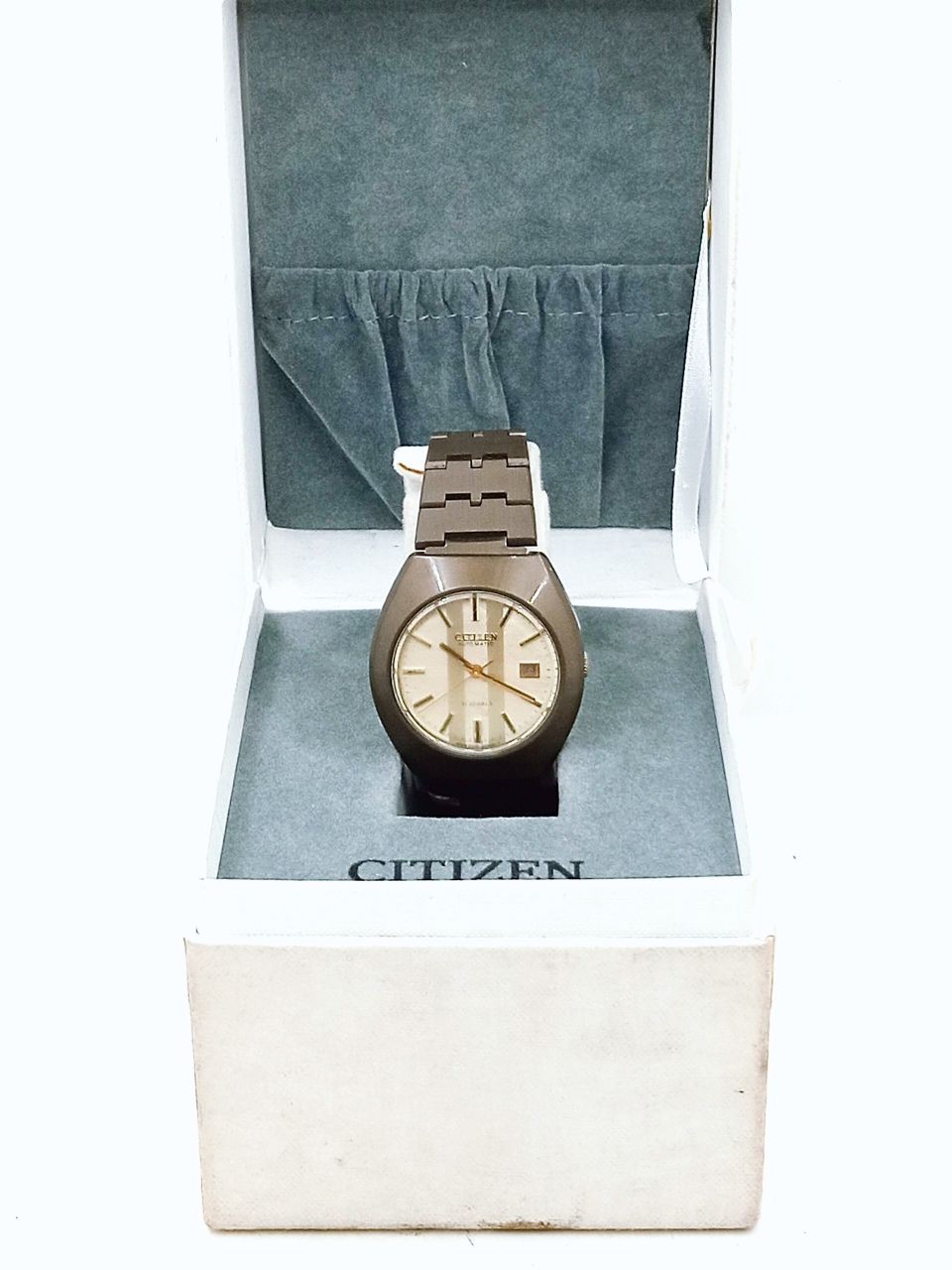 ساعة سيتزين اوتوماتيك