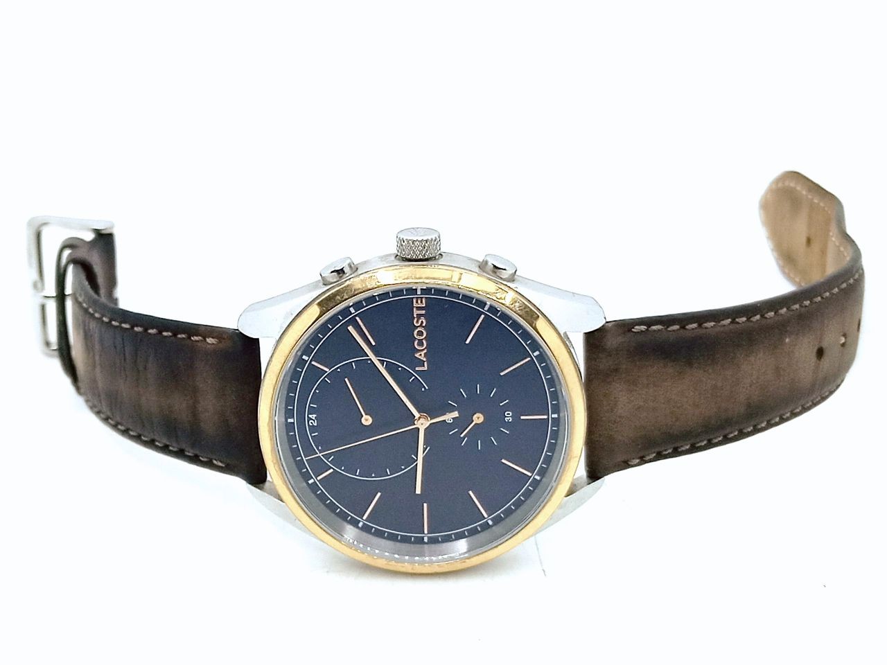 ساعة لاكوست