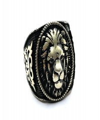 Silver ring in the shape of a lion