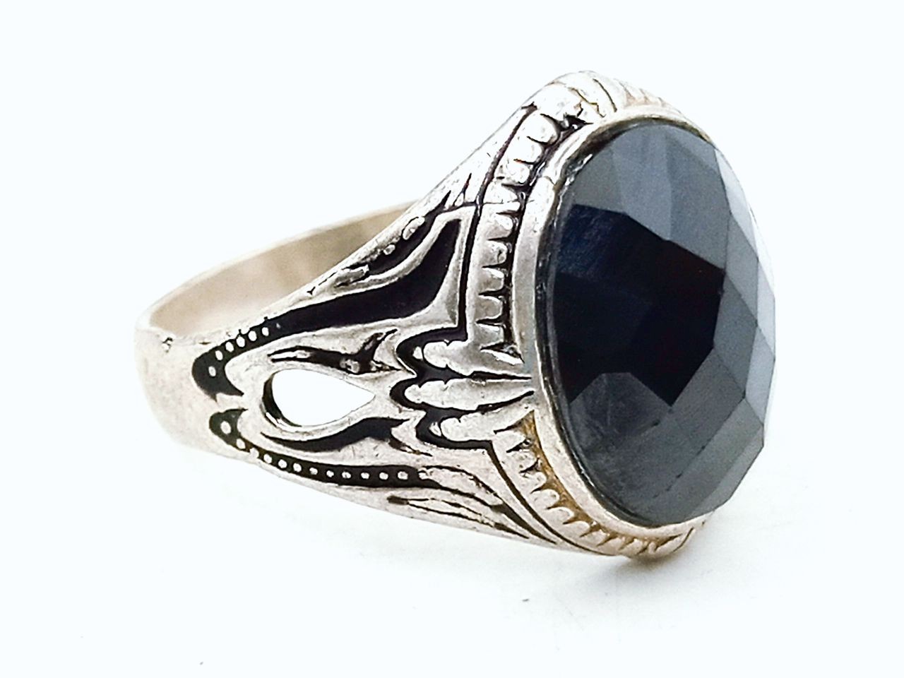 Onyx stone ring