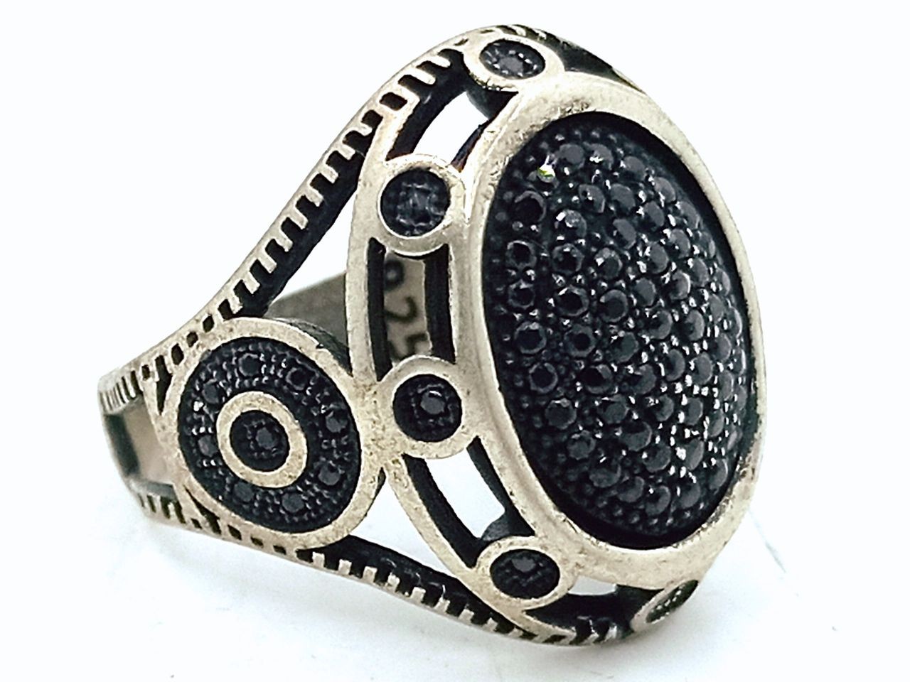 Onyx stone ring