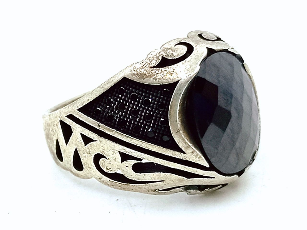 Zircon stone ring