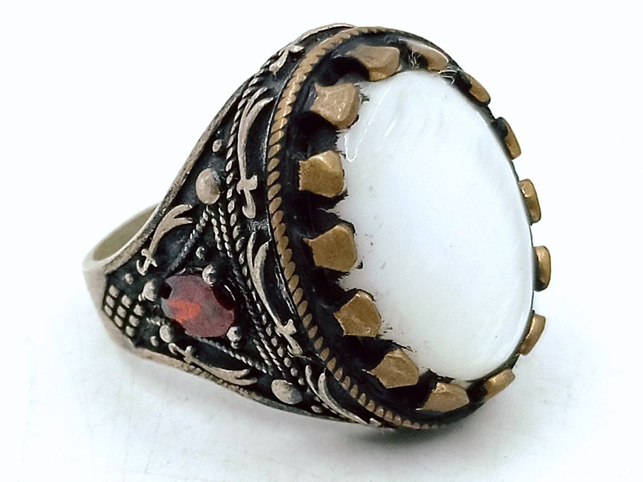 Seashell stone ring